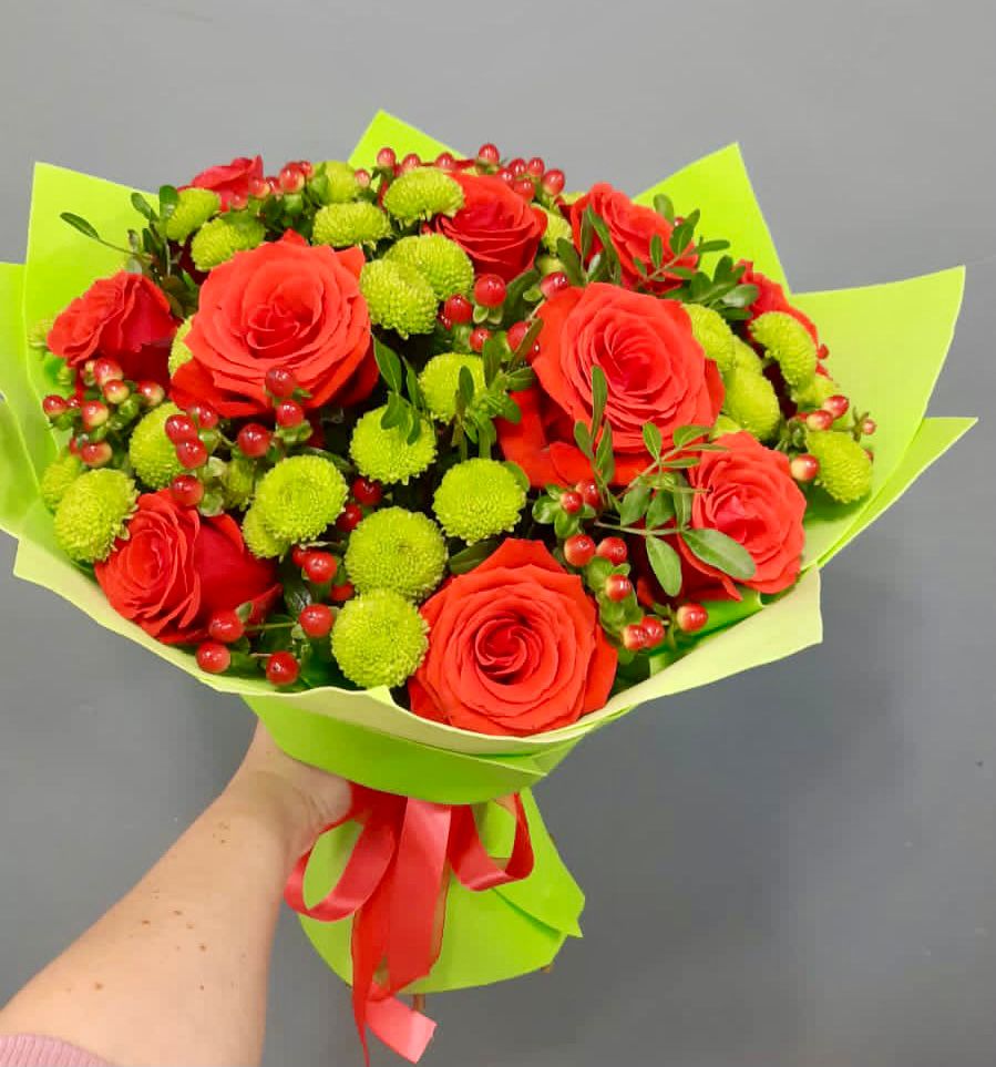 Букет цветов из: Хризантемы и Розы в Усть-Катаве