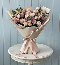 Букет цветов из:  Розы и Лизиантусы в Усть-Катаве