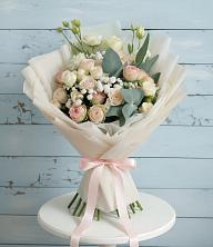 Букет цветов из:  Розы и Лизиантусы в Усть-Катаве
