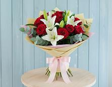 Букет цветов из:  Лилии и Розы в Усть-Катаве