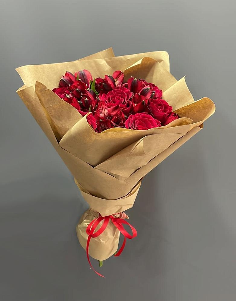 Букет цветов из: Альстромерии и Розы в Усть-Катаве