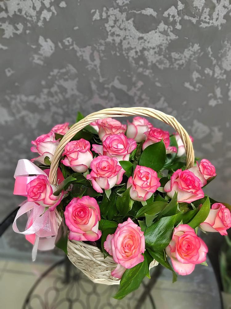 Цветочная композиция из Розы в корзине в Усть-Катаве