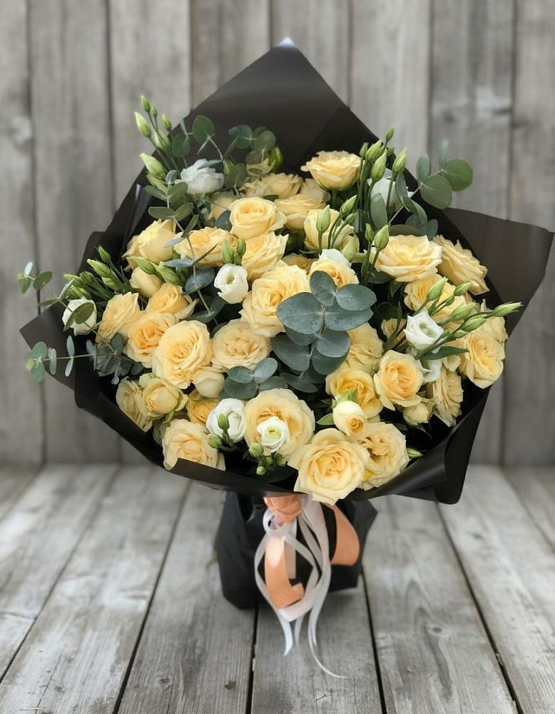 Букет цветов из: Розы и Лизиантусы в Усть-Катаве