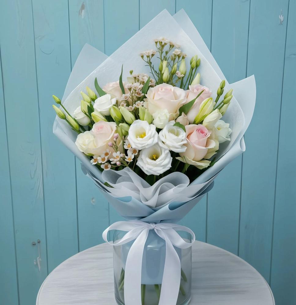 Букет цветов из: Розы и Лизиантусы в Усть-Катаве