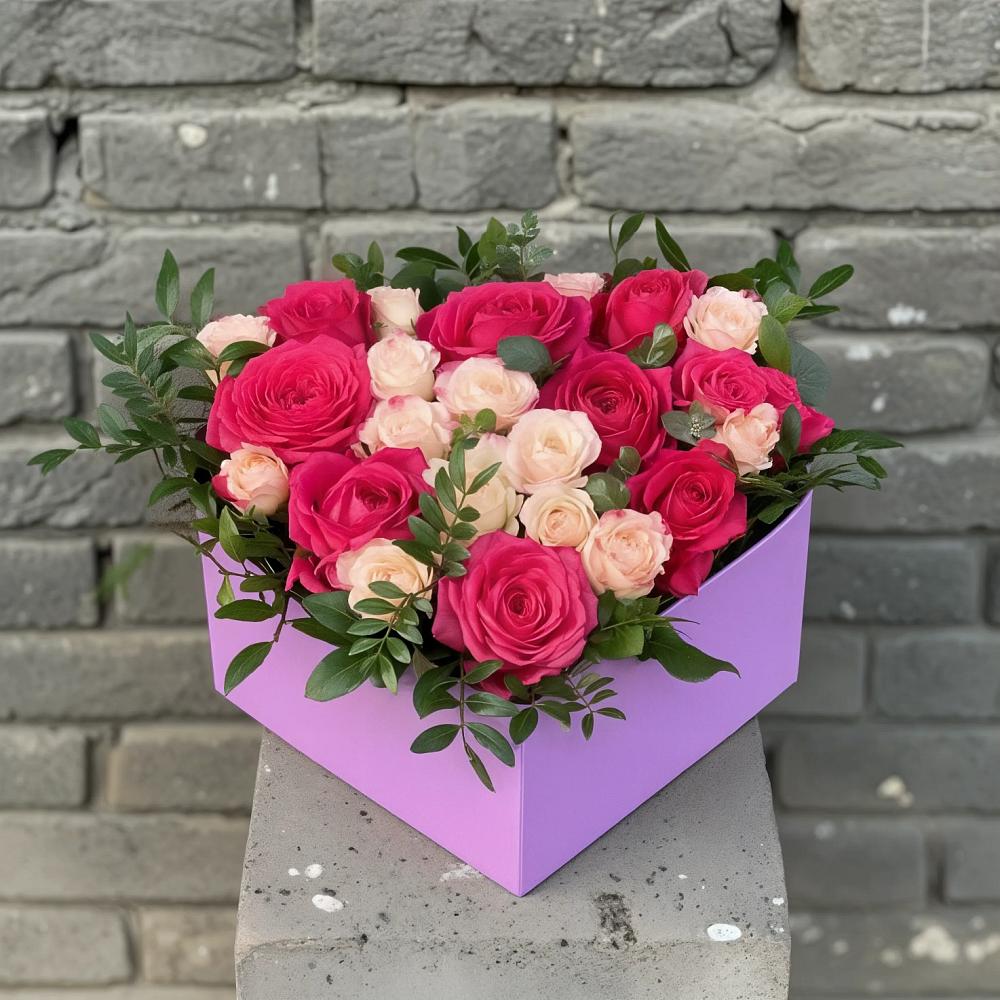 Цветочная композиция из Розы в коробке в Усть-Катаве