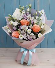 Букет цветов из:  Лизиантусы, Розы, Альстромерии и Гипсофила в Усть-Катаве