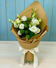 Букет цветов из:  Хризантемы и Лизиантусы в Усть-Катаве