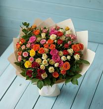 Букет Микс из разноцветных кустовых роз в Усть-Катаве