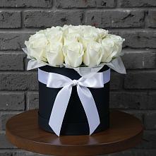 Цветочная композиция из Розы в шляпной коробке в Усть-Катаве