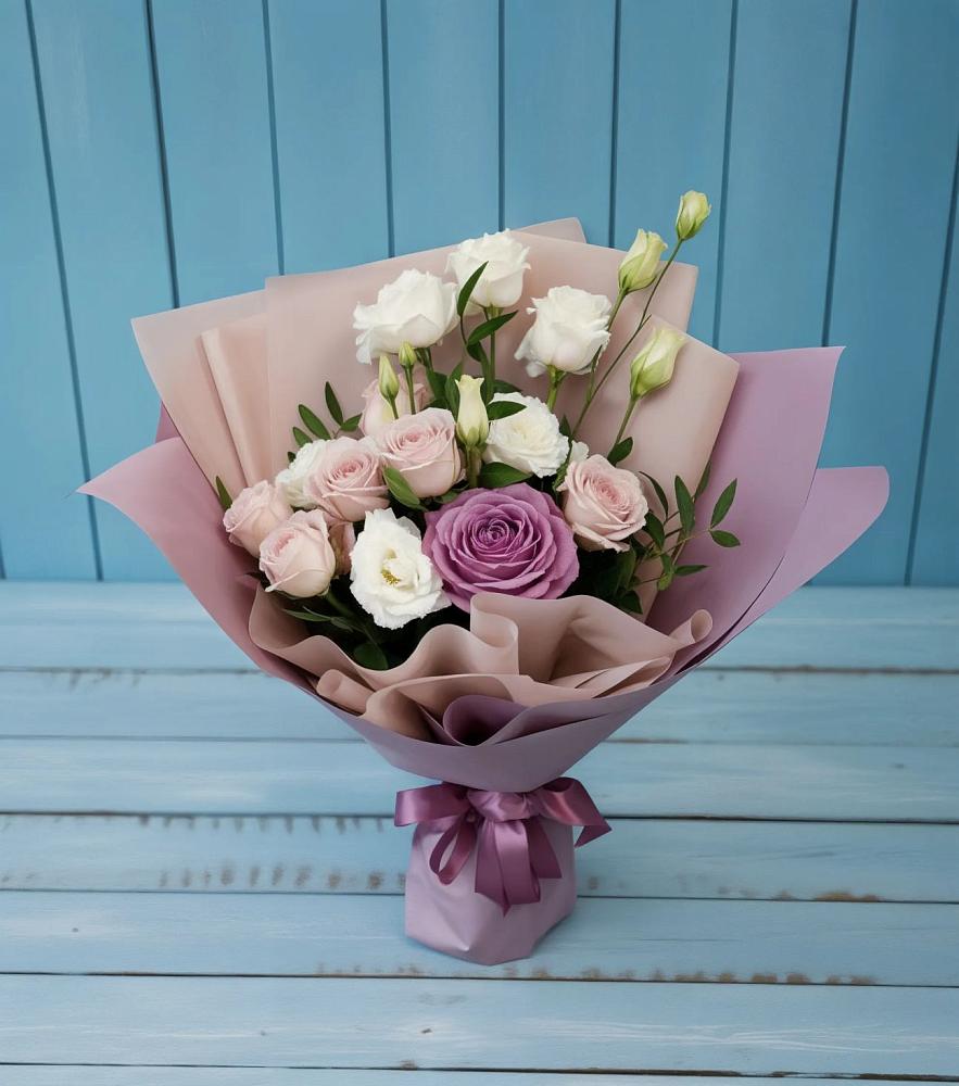 Букет цветов из: Розы и Лизиантусы в Усть-Катаве