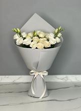 Букет цветов из:  Розы и Лизиантусы в Усть-Катаве